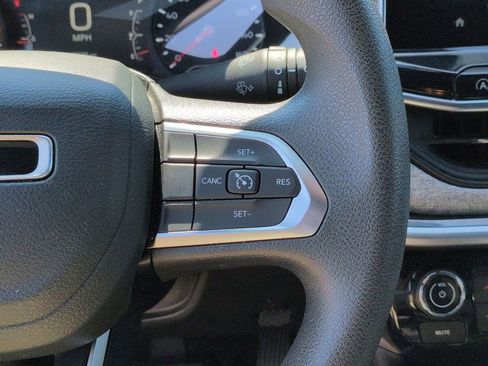 Used 2024 Jeep Compass Sport image 22