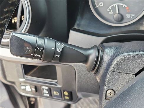 Used 2019 Toyota Tacoma TRD Off-Road w/ Technology Package AWD/4WD image 15