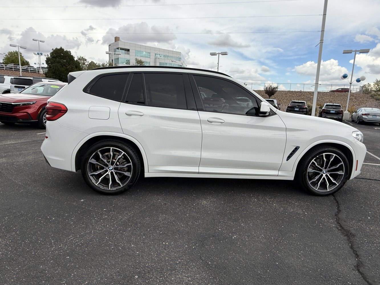 Used 2021 BMW X3 xDrive30e w/ M Sport Package AWD/4WD image 4