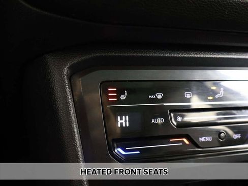 Used 2023 Volkswagen Tiguan SE w/ Panoramic Sunroof Package image 7