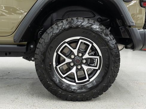 Used 2026 Jeep Wrangler Unlimited Rubicon AWD/4WD image 29