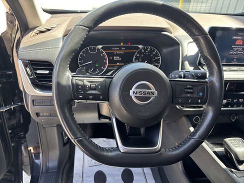 Used 2021 Nissan Rogue SV image 13