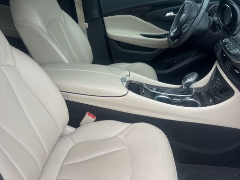 Used 2019 Buick Envision Essence FWD image 10