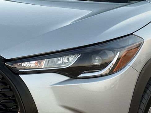 Used 2024 Toyota Corolla Cross LE image 3