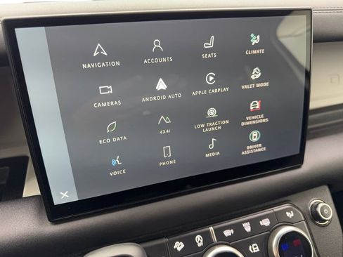 Used 2025 Land Rover Defender 110 S image 62