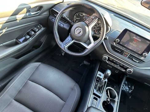 Used 2021 Nissan Altima 2.5 SV w/ SV Premium Package image 18