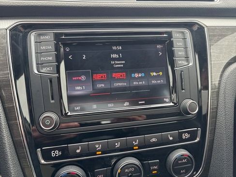 Used 2016 Volkswagen Passat 1.8T SEL Premium image 44