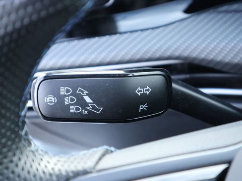 Certified 2024 Volkswagen Golf R image 39