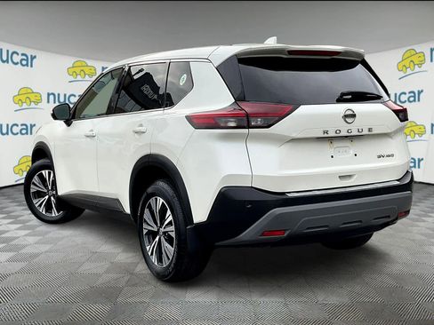 Certified 2021 Nissan Rogue SV image 4