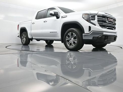 Used 2025 GMC Sierra 1500 SLT image 45