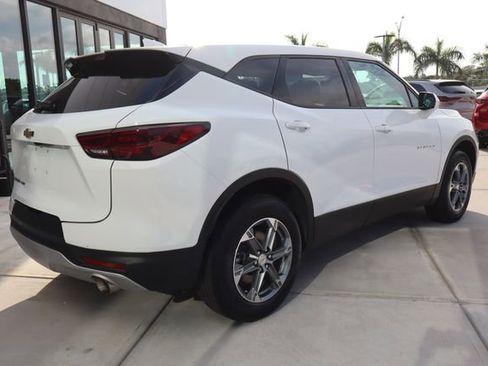 Used 2025 Chevrolet Blazer LT AWD/4WD image 3