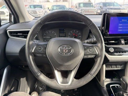 Used 2024 Toyota Corolla Cross LE image 22
