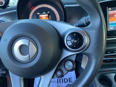 Used 2017 smart fortwo electric drive image 25