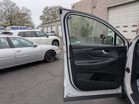 Used 2023 Hyundai Santa Fe SEL image 11