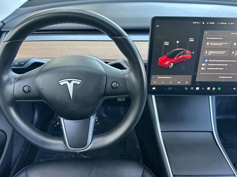 Used 2018 Tesla Model 3 Long Range image 28
