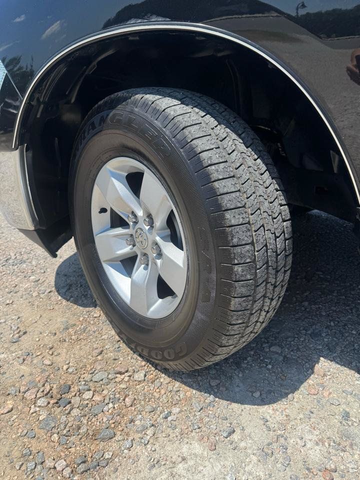Used 2017 RAM 1500 Classic SLT RWD image 9