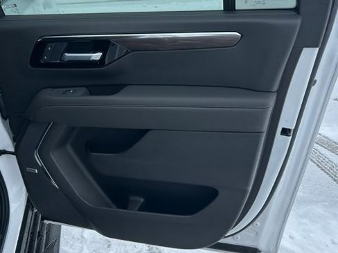 New 2026 Chevrolet Suburban LT w/ Comfort Package image 40