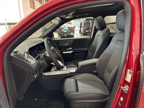 New 2026 Mercedes-Benz GLB 250 4MATIC image 7
