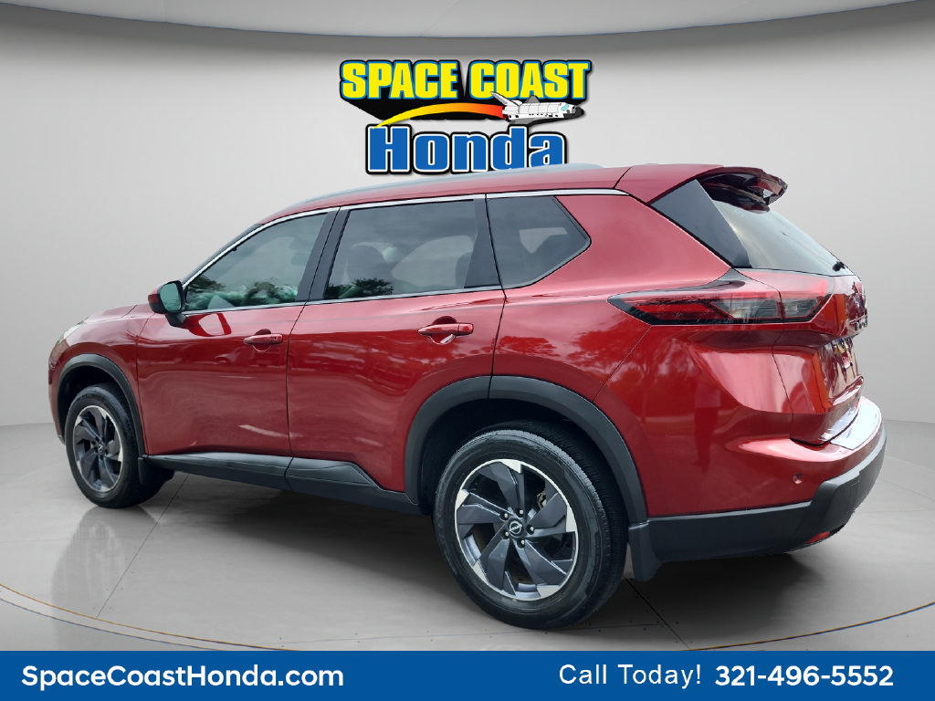 Used 2025 Nissan Rogue SV w/ SV Premium Package FWD image 5