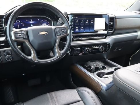 Used 2024 Chevrolet Silverado 2500 High Country w/ High Country Premium Package AWD/4WD image 5