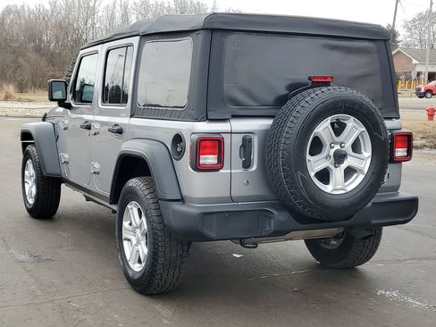 Used 2018 Jeep Wrangler Unlimited Sport S image 4