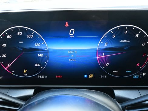 Used 2025 Mercedes-Benz GLC 300 image 20