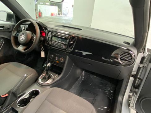 Used 2014 Volkswagen Beetle 1.8T image 24