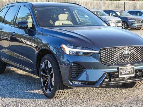 New 2026 Volvo XC60 B5 Plus w/ Climate Package PRO image 3