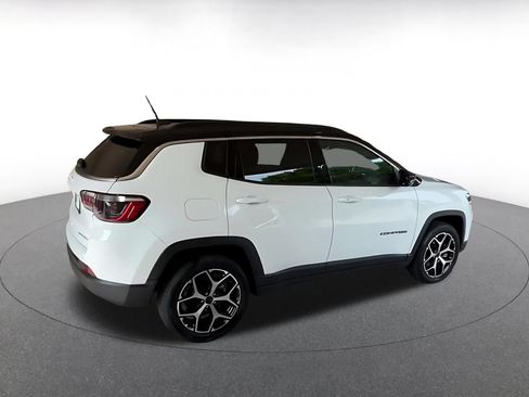 Used 2025 Jeep Compass Limited AWD/4WD image 12