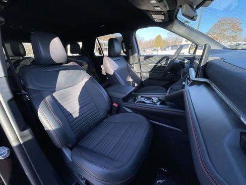 New 2026 Ford Explorer ST-Line image 21
