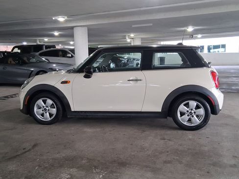 Used 2015 MINI Cooper 2-Door Hardtop image 2