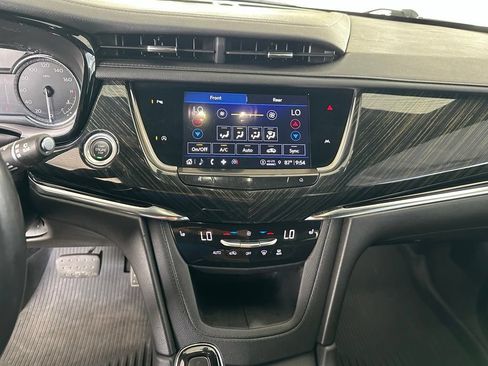 Used 2022 Cadillac XT6 Premium Luxury FWD image 21