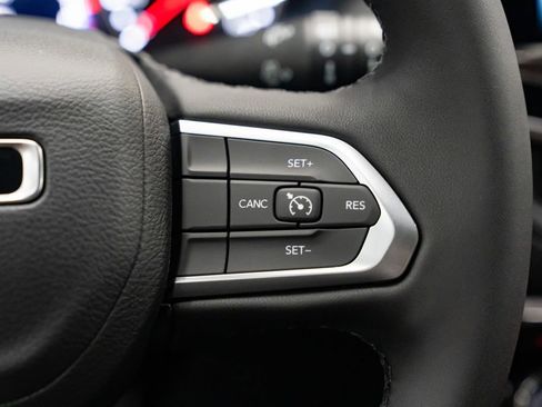 Used 2026 Jeep Compass Latitude image 15