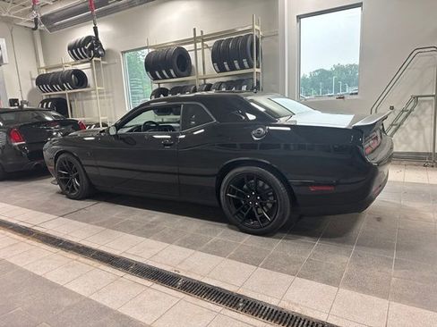 Used 2023 Dodge Challenger SRT Hellcat RWD image 5