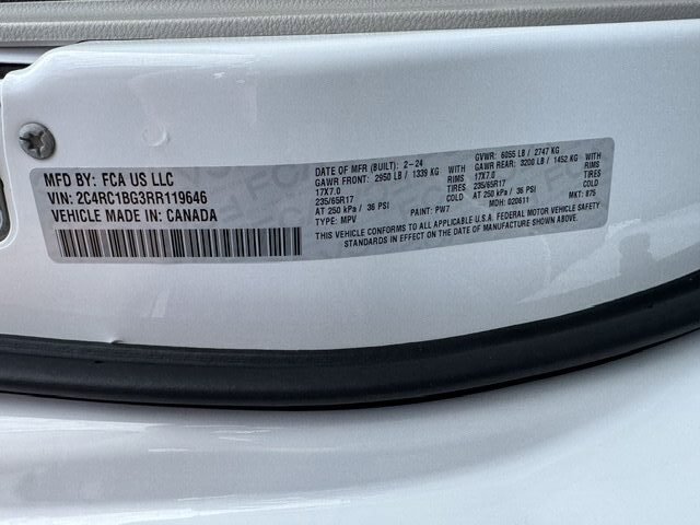 Used 2024 Chrysler Pacifica Touring-L FWD image 18