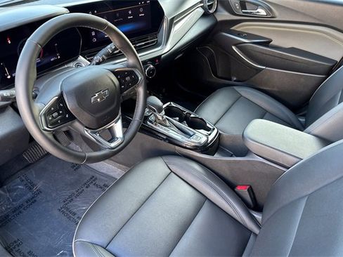 Used 2025 Chevrolet Trax ACTIV w/ Driver Confidence Package image 10