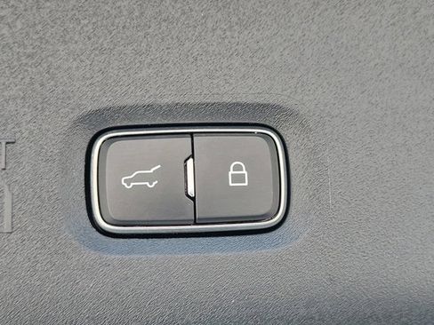 Certified 2025 Lincoln Navigator L Reserve AWD/4WD image 9