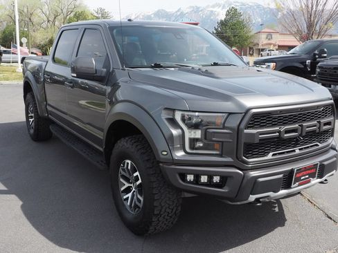 Used 2018 Ford F150 Raptor w/ Equipment Group 802A Luxury AWD/4WD image 3