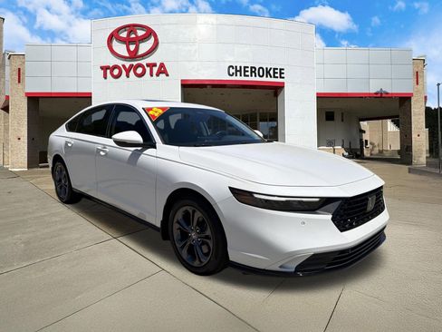 Used 2023 Honda Accord EX-L image 3