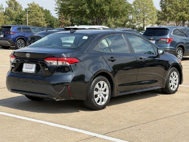 Used 2022 Toyota Corolla LE w/ Carpet Mat Package (TMS) FWD image 4