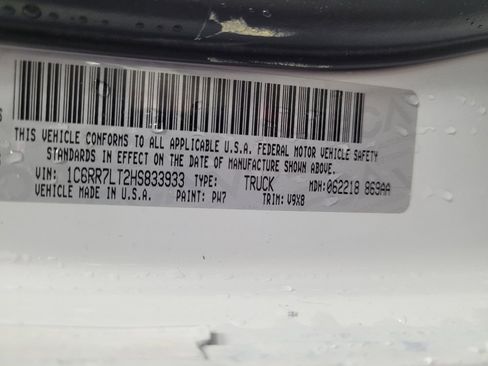 Used 2017 RAM 1500 Classic SLT image 33