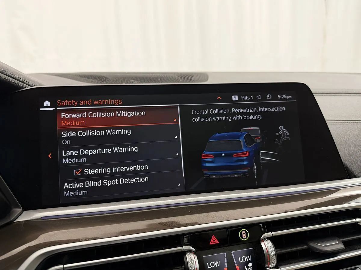Used 2022 BMW X5 xDrive40i AWD/4WD image 18