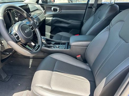 Used 2022 Kia Sorento S FWD image 11