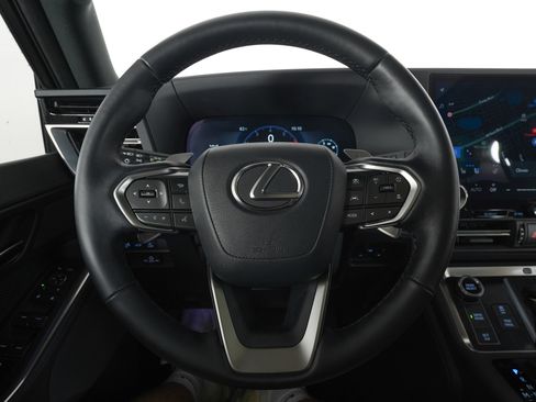 Used 2025 Lexus GX 550 w/ Accessory Package (2T) AWD/4WD image 18