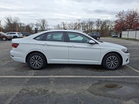 Used 2019 Volkswagen Jetta SE image 9
