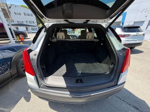 Used 2019 Cadillac XT5 FWD image 12