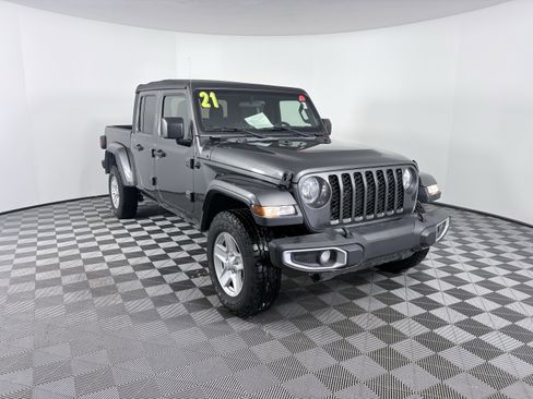 Used 2021 Jeep Gladiator Sport image 12