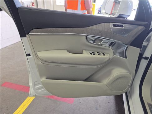 Used 2024 Volvo XC90 T8 Ultimate w/ Protection Package Premier AWD/4WD image 19