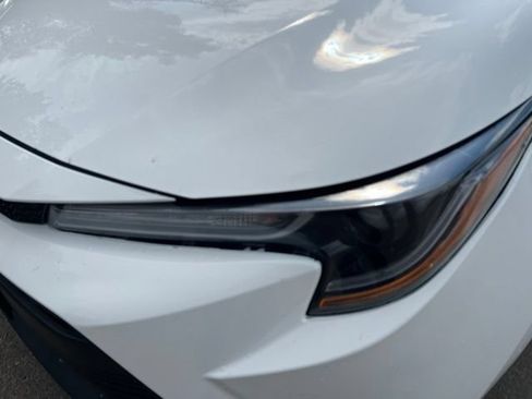 Used 2025 Toyota Corolla LE FWD image 10