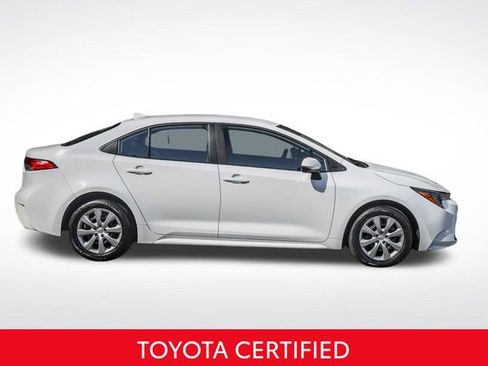 Used 2025 Toyota Corolla LE FWD image 4